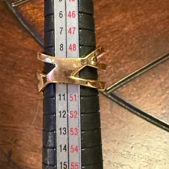 18K gold plated bezel set cubic zirconia ring - Picture 6 of 8